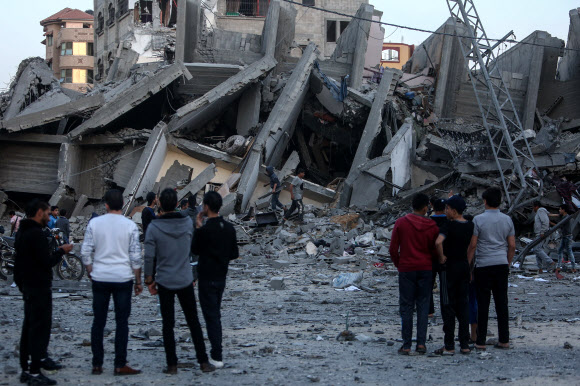 이스라엘 공습으로 파괴된 건물