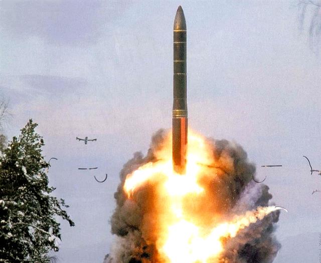 러시아 대륙간탄도미사일(ICBM) ‘토폴’ 발사장면 서울신문 DB