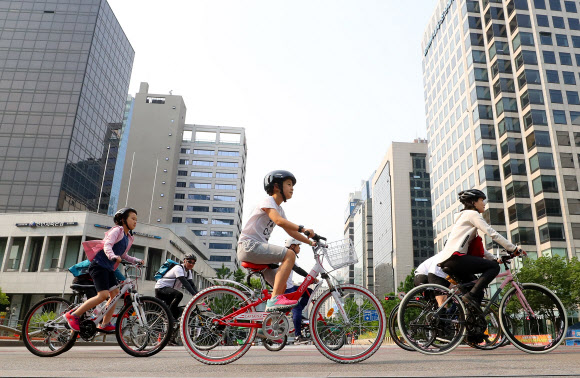 어린이들도 함께 하는 자전거퍼레이드