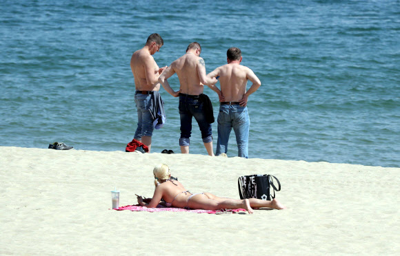 벌써 해운대 일광욕