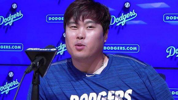 7⅓ 노히트 쾌투 후 인터뷰하는 류현진