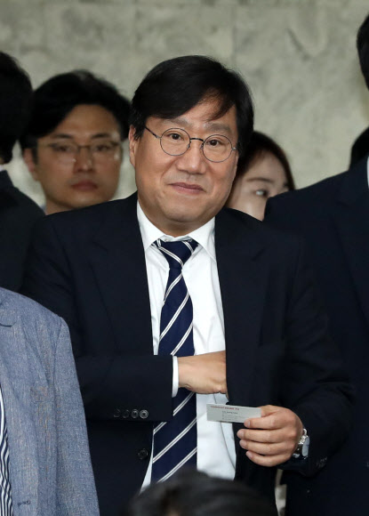 더불어민주당 양정철 민주연구원장이 15일 오전 국회에서 열린 확대간부회의에 참석하고 있다. 2019.5.15  연합뉴스