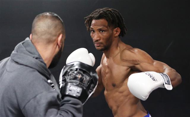 만수르 바르나위가 15일 오후 서울 청담동 압구정 로드짐에서 열린 로드FC 70kg 100만불 토너먼트 최종전 기자회견을 마친 후 공개 훈련을 하고 있다. 권아솔과 만수르는 이달 18일 제주 한라체육관에서 굽네몰 로드 FC 053 제주에서 맞대결을 펼친다. 2019.5.15 뉴스1