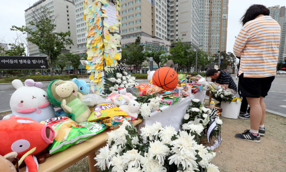 축구클럽 사고현장에 마련된 추모공간