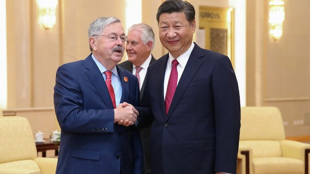 테리 브랜스테드 대사(왼쪽)와 시진핑 주석