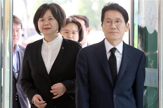 유시민 이사장 모친상 조문 온 정의당 지도부