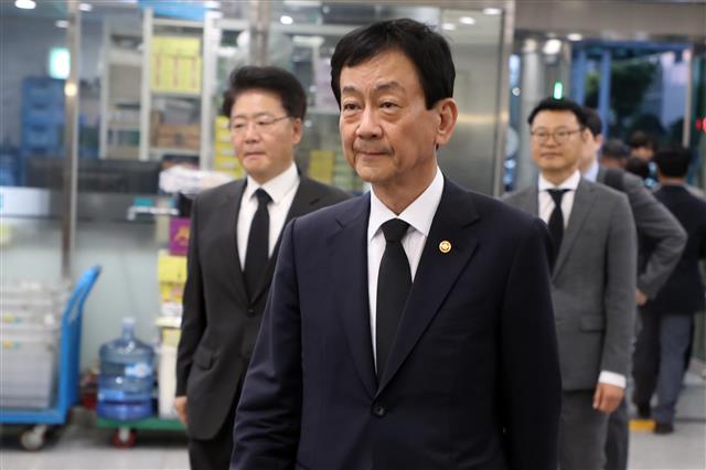 빈소 향하는 진영 행안부 장관