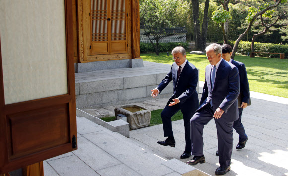 문 대통령, 부시 전 미국 대통령 접견