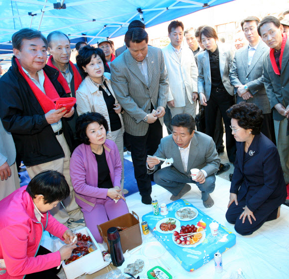 [고 노무현 대통령 미공개 사진] 동문 체육대회 참석해