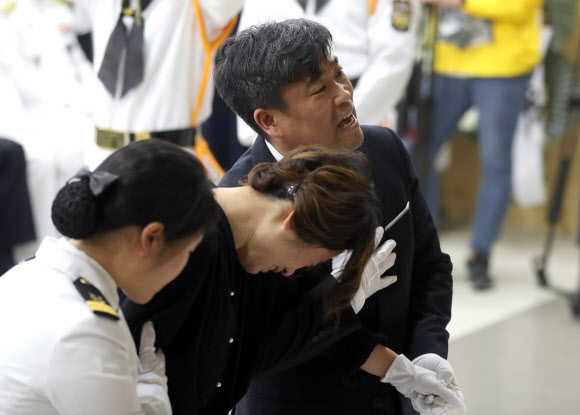 “사랑하는 아들 종근아!”