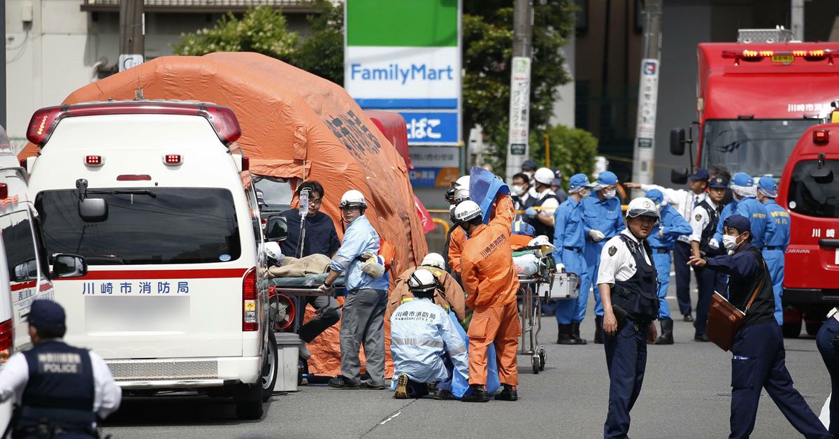 일본 도쿄 근처 가와사키시에서 27일 오전 7시 45분쯤 50대 남성이 흉기를 휘둘러 2명이 사망하고 18명이 다치는 사건이 발생했다. AP 연합뉴스