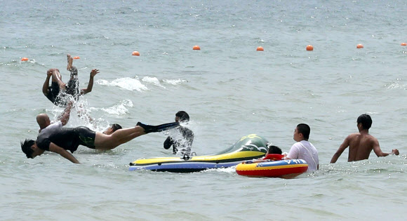 초여름 더위 해운대 물놀이