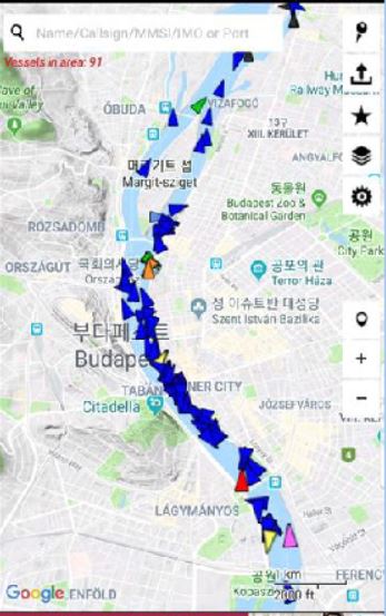 국제 선박 검색 어플리케이션 ‘파인쉽’을 이용해 다뉴브강 주요 명소 인근 선박 운항 상황을 찾아본 모습. 수많은 배들이 운항하고 있었다. 부다페스트 이하영 기자 hiyoung@seoul.co.kr