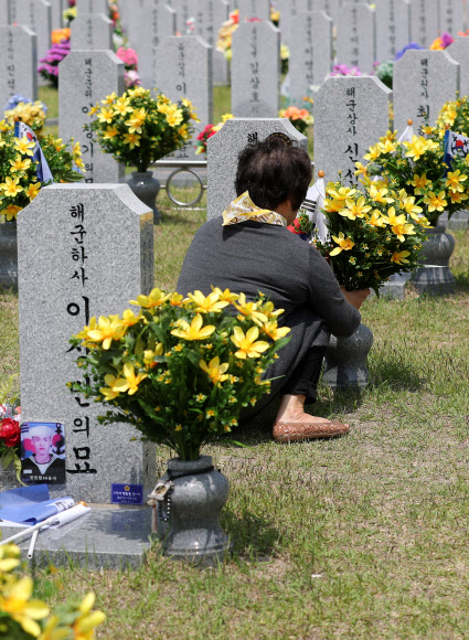 현충일 하루 앞두고