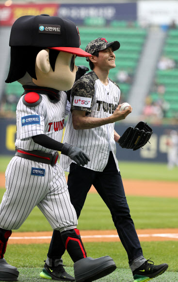 환한 미소의 이찬호 예비역 병장