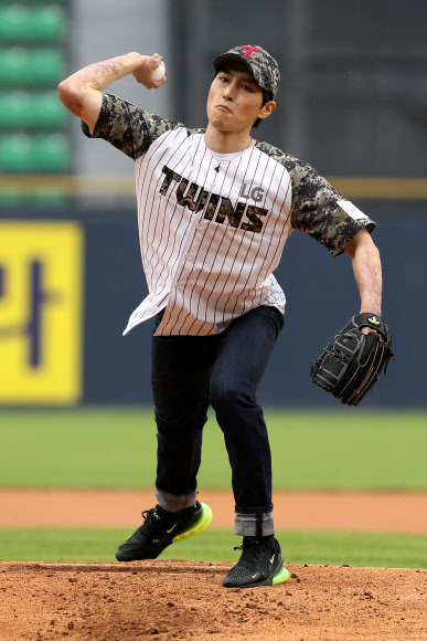 이찬호 예비역 병장, 현충일 시구