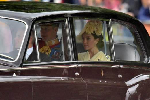 영국 여왕 생일 행사 참석한 윌리엄 왕자와 미들턴 왕세손빈
