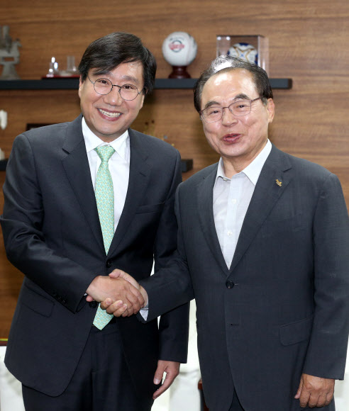 부산 찾은 양정철