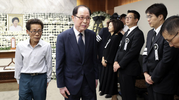 고 이희호 여사 빈소 찾은 권영길