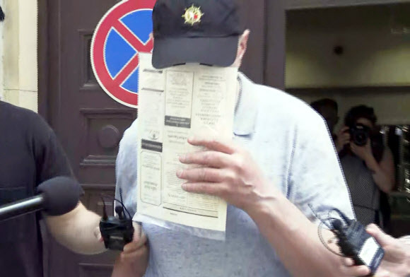 얼굴 가린 헝가리 유람선 사고 ‘가해 선박’ 선장