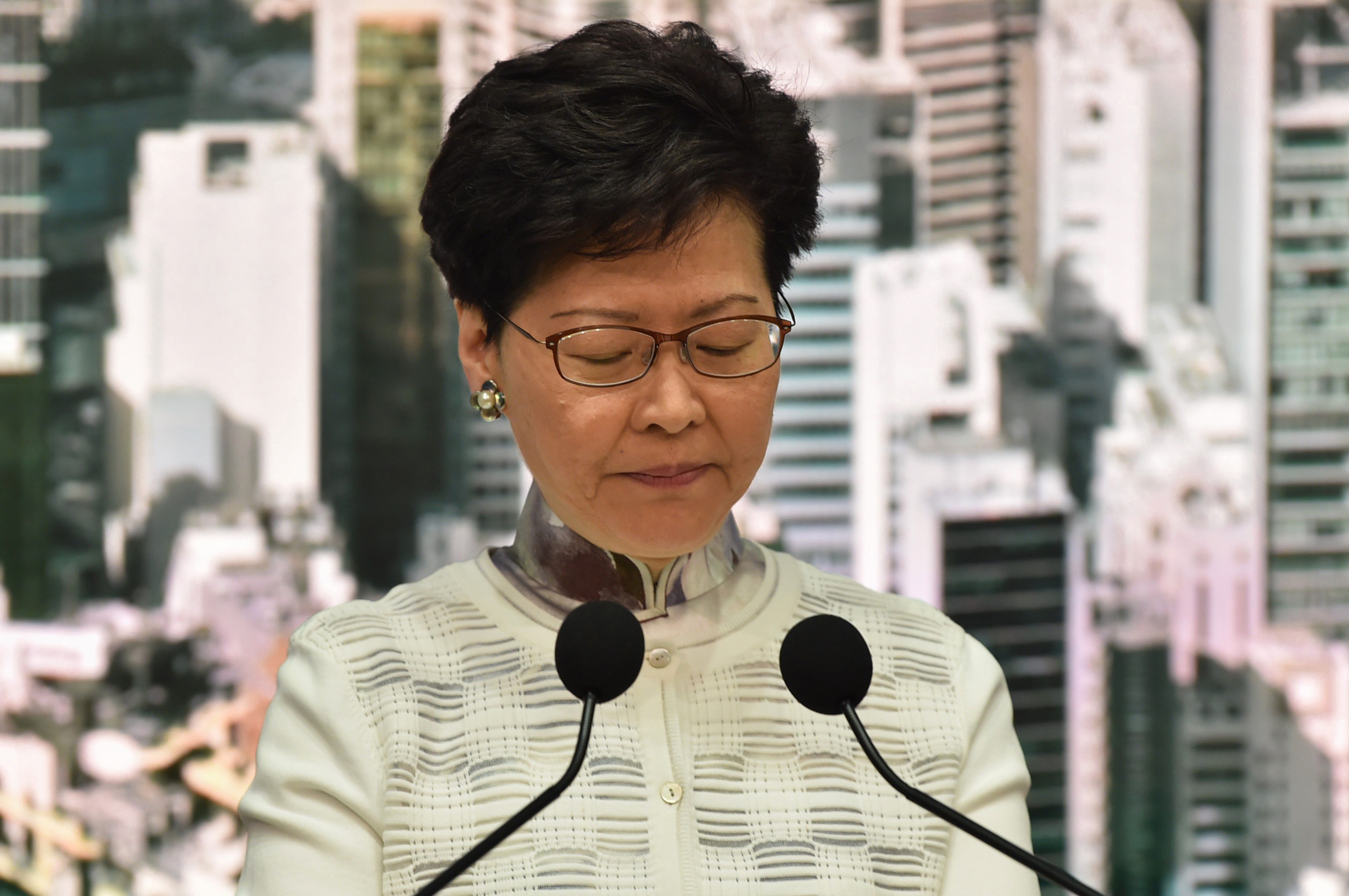 홍콩 정부 “범죄인 인도 법안 잠정 중단하겠다”
