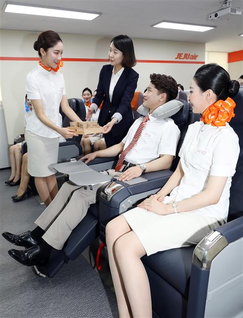 ‘친절한 제주항공 승무원이 되겠습니다’