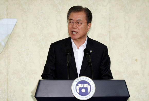 인사말 하는 문 대통령