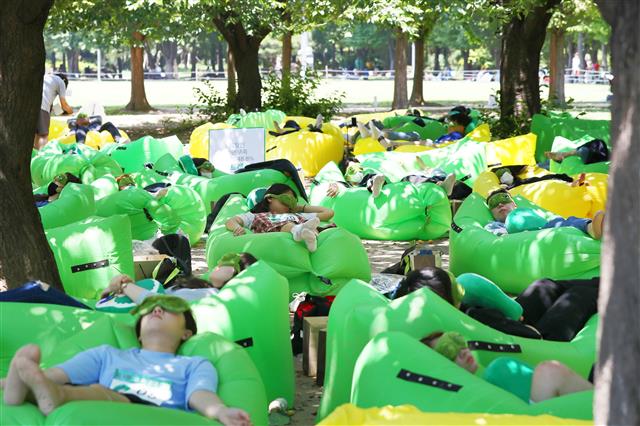 ‘숲 속에서 청하는 낮잠’