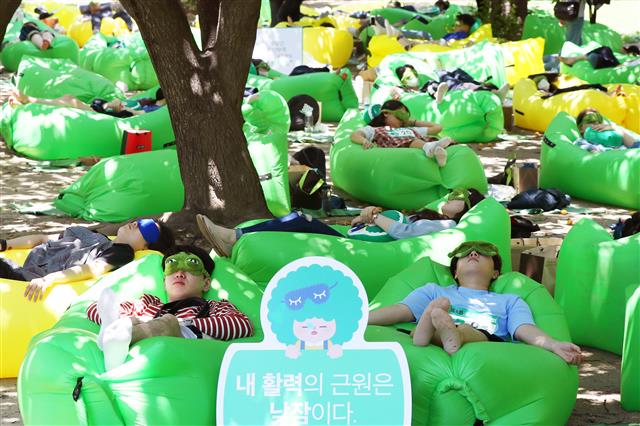 ‘낮잠으로 되찾는 청춘의 활력’