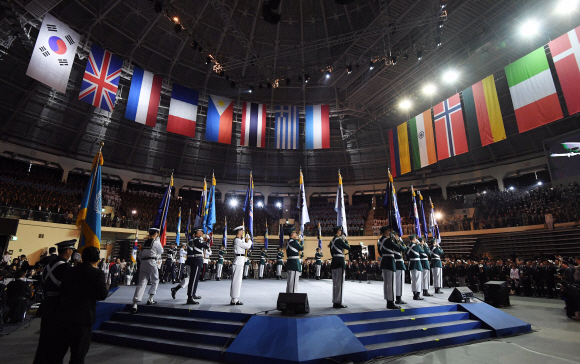 25일 서울 중구 장충체육관에서  6.25 전쟁 69주년 기념식이 열리고 있다.2019. 6. 25. 박윤슬 기자 seul@seoul.co.kr