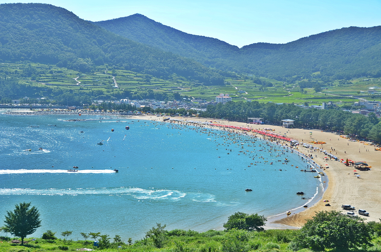남해 상주은모래비치 주변 해안  