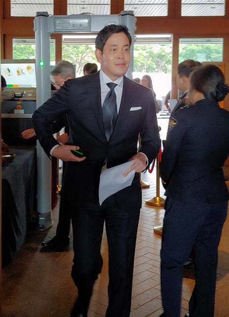 트럼프 만나는 정용진 신세계 부회장