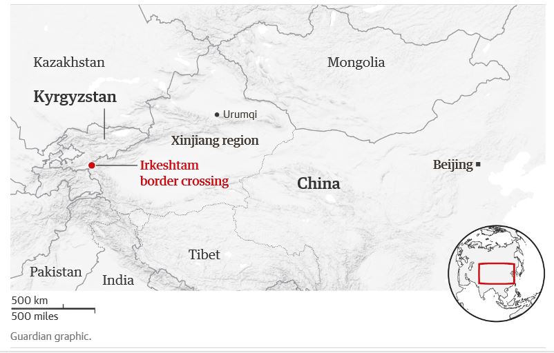 카자흐스탄,키르기스탄 등이 국경이 맞닿아 있는 중국 신장위구르자치구. 붉은 점은 중국 당국이 관광객 등에게 ‘감시 앱’을 설치하는 것으로 알려진 이케슈탐 국경 검문소.  더 가디언 홈페이지 캡처