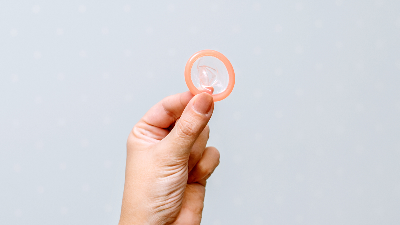 콘돔은 법적으로 청소년도 살 수 있는 의료기기에 속한다.
