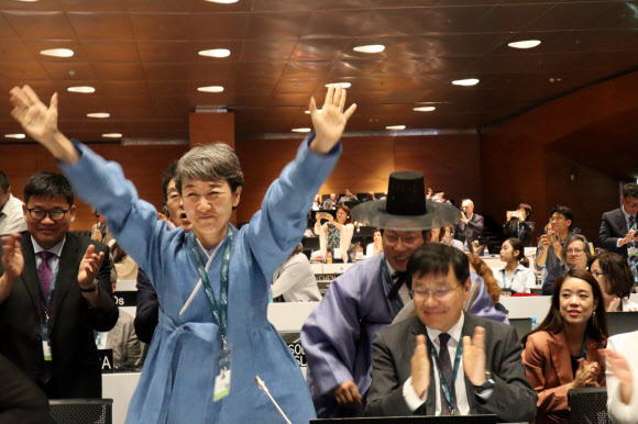 ‘한국의 서원’ 유네스코 세계유산 등재에 기뻐하는 관계자들