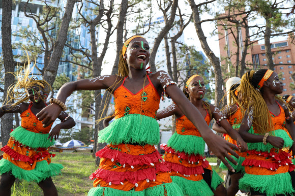 ‘아프리카 청년들의 뜨거운 열정’