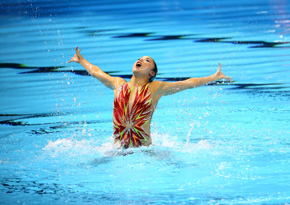 연기 펼치는 이누이 유키코