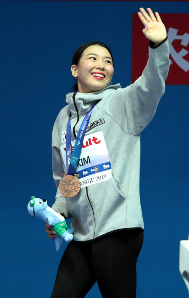 김수지, 한국다이빙 사상 첫 메달