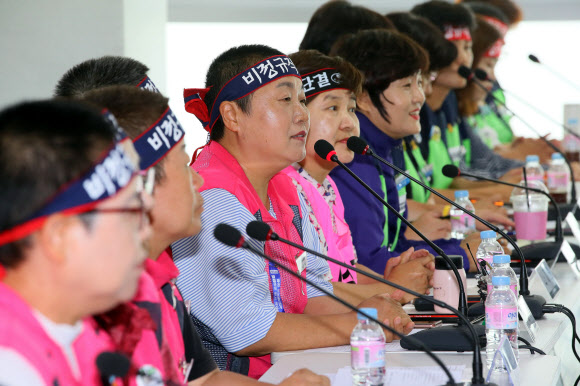 교육당국과 본교섭 모두발언하는 학교비정규직