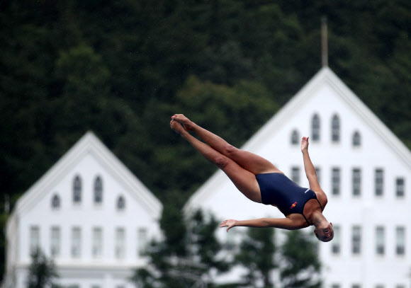 하이다이빙 훈련 재개