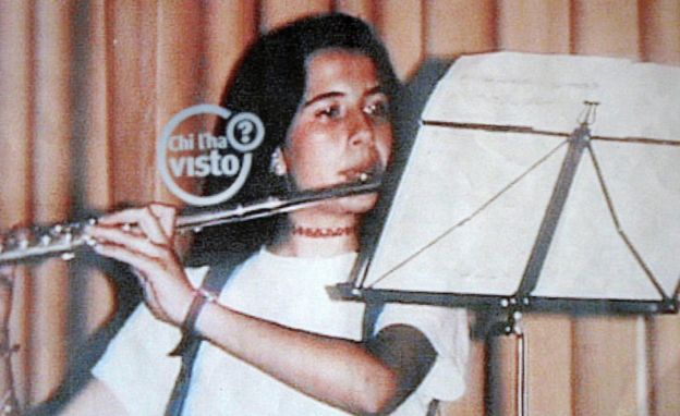 36년 전 실종된 에마누엘라 오를란디가 플루트 수업에 열중하는 모습.