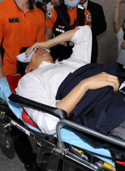 이송되는 권성주 혁신위원