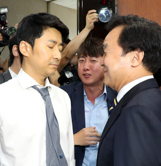 손학규 막아선 권성주 혁신위원