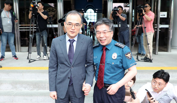 문무일 검찰총장과 민갑룡 경찰청장