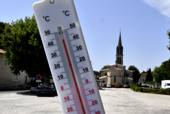 프랑스 폭염 속 온도계