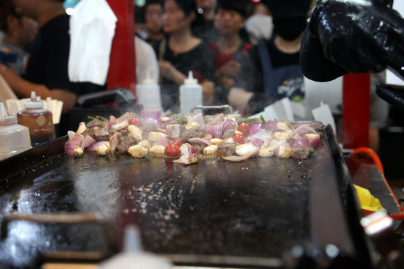 지글지글 익어가는 음식