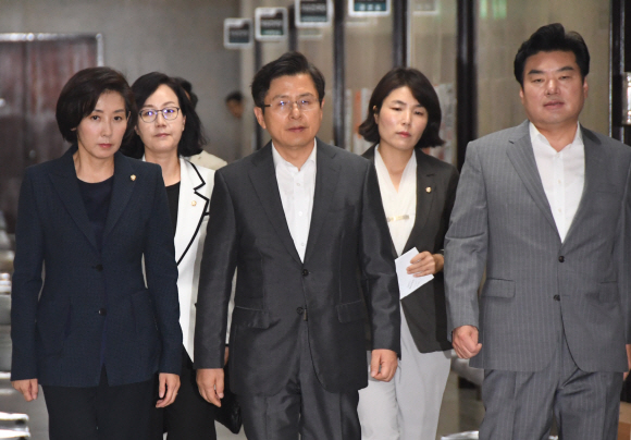 자유한국당은 28일 국회에서 황교안대표와 나경원원내대표가 참석하는 북핵외교안보특위-국가안보위원회 연석회의를 개최하고 한반도 정세등에 대해 논의했다 . 2019.7.28    김명국선임기자 daunso@seoul.co.kr