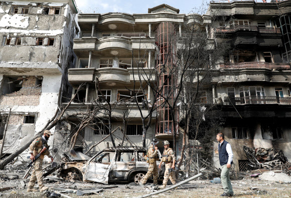 아프간 부통령 후보 사무실 테러… 최소 20명 사망 