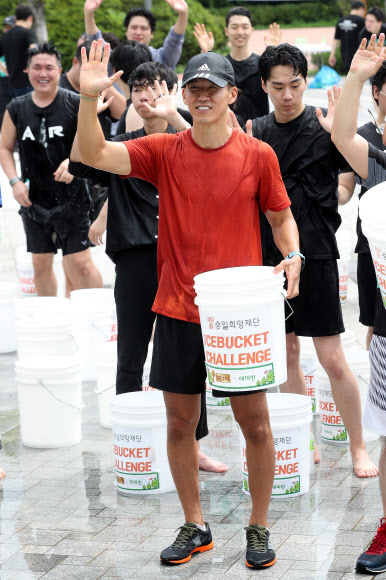 션, 아이스버킷 챌린지