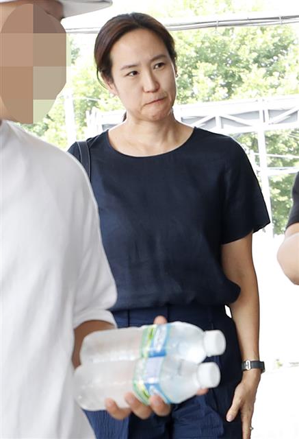 강주은, 남편 최민수 공판 참석